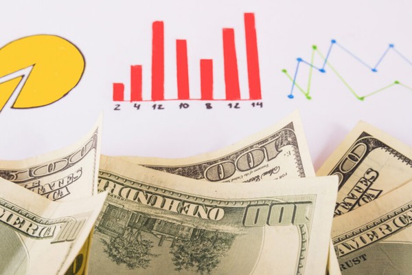 Hình ảnh thể hiện phân tích chiến lược và lập kế hoạch cá cược